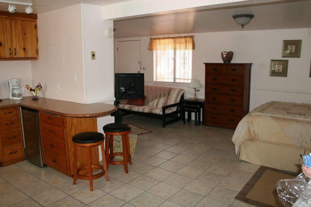 Mon Ami Bed And Breakfast Tucson Exterior foto